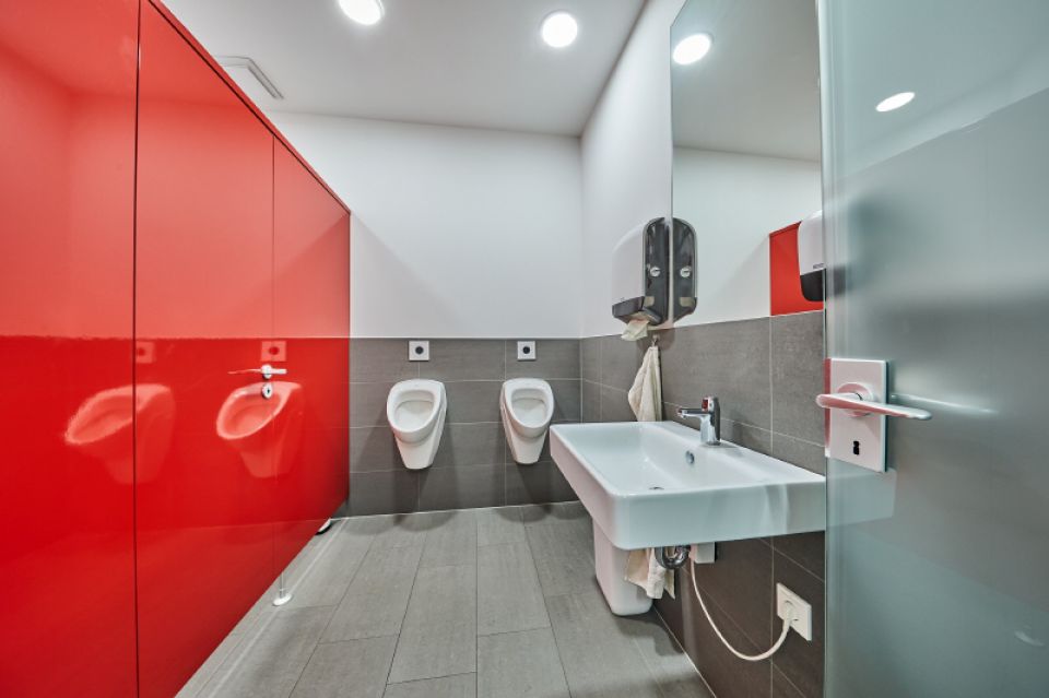 8  WC