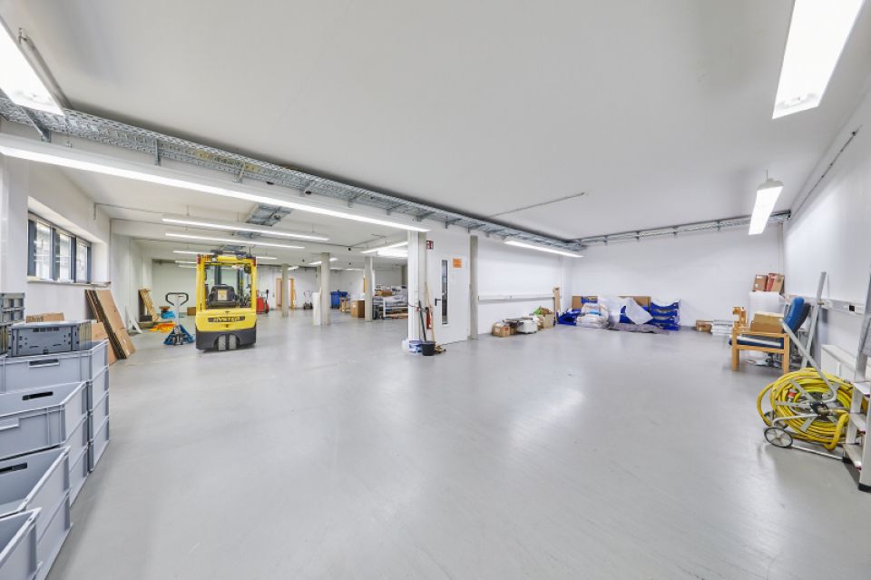 6 Blick aus Ri Anbau in die Werkstatt