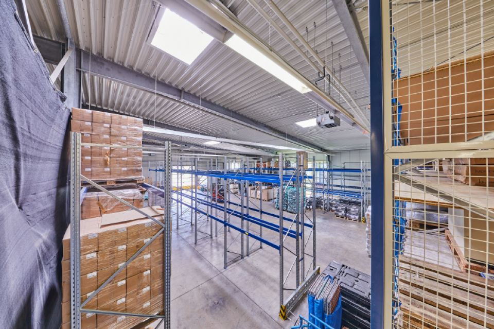 5 Blick 2 in die Halle