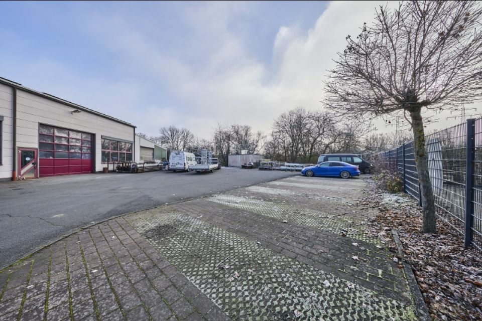 3 Parken in Innenhof