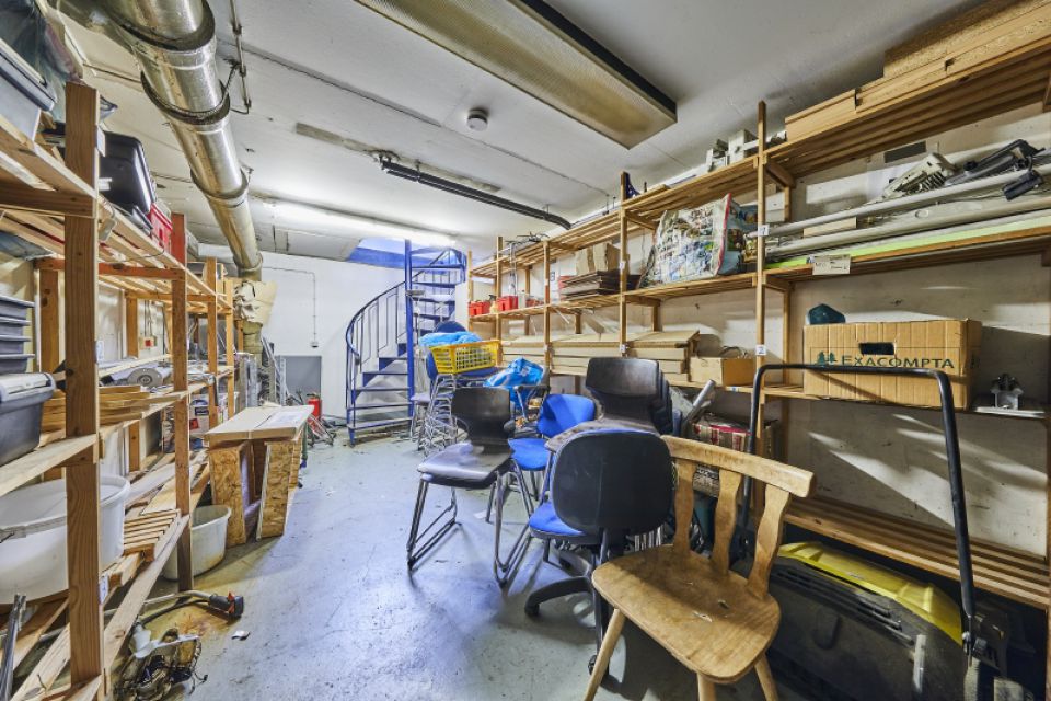 UG Lager mir Wendeltreppe ins EG Bereich 2