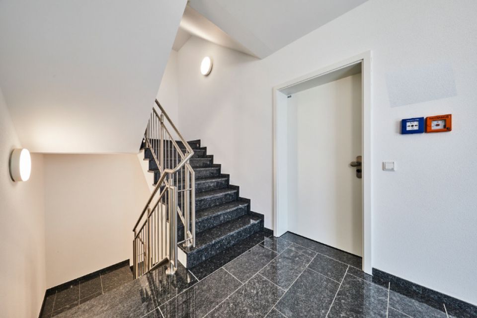 2 Treppenaufgang EG ins OG