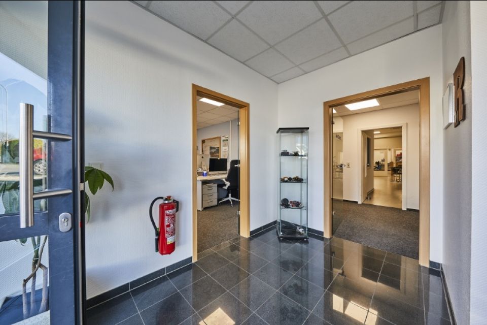 3 Eingangsbereich Büro